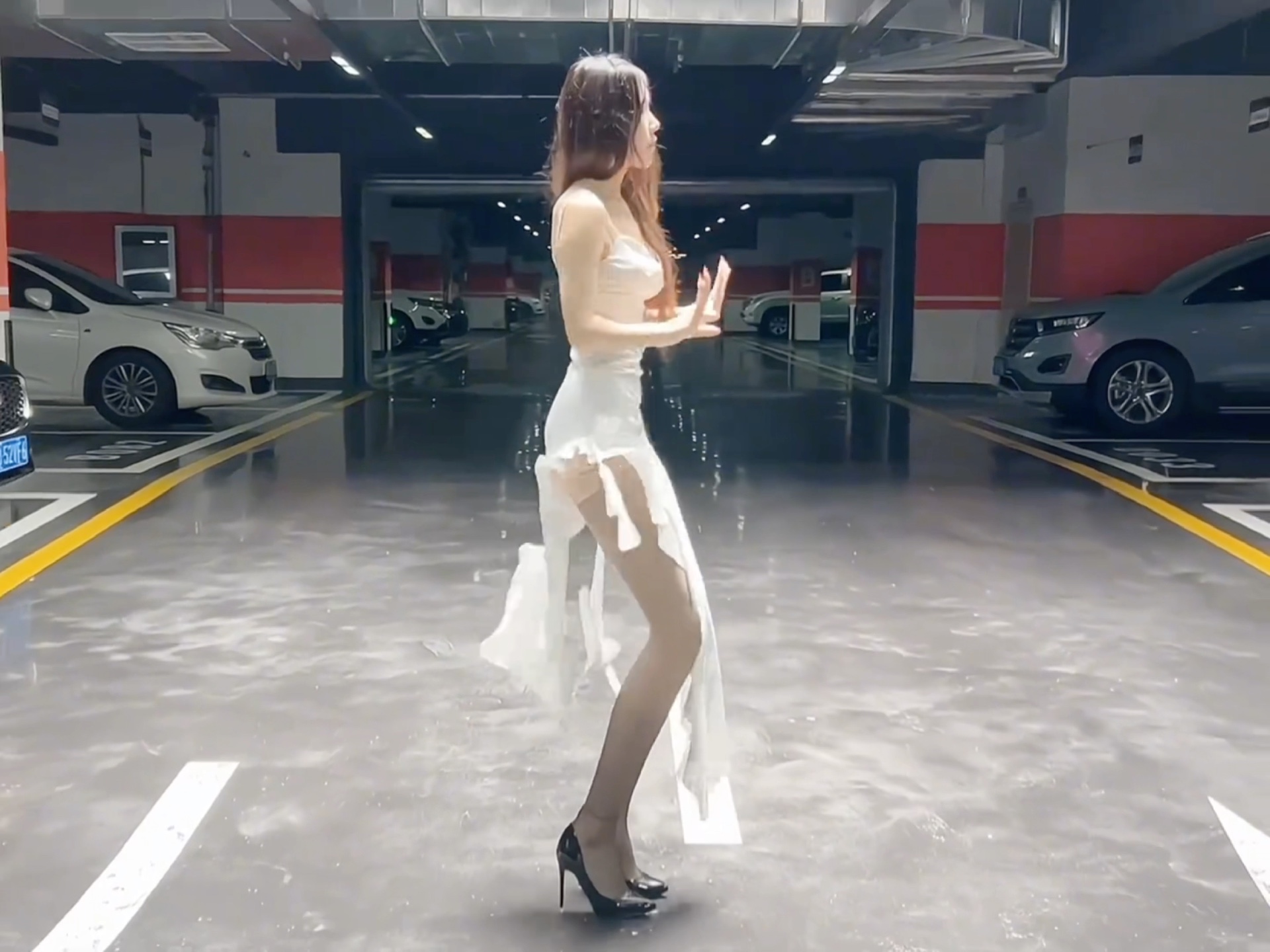 Don't always say you love to look, but shake some people na for me! #silky little streak #short-skirt-control #vibe-ness