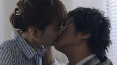 第二集就kiss？女主还把男主嘴唇咬破了…「速水重道×<em class="keyword">松井爱莉</em>」