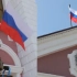 马里乌波尔也快了：俄军控制瓦西里耶夫，市政府前插上俄罗斯国旗