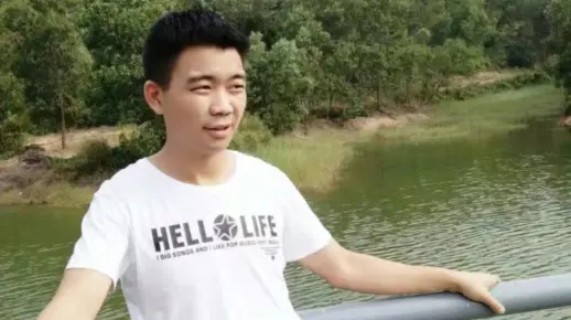 小哥做自媒体一个月，直言要坚持下去，你猜一个月赚了多少钱