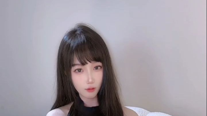 脚部绑带饰品缠绕脚面像线条在皮肤上画出低声的节奏