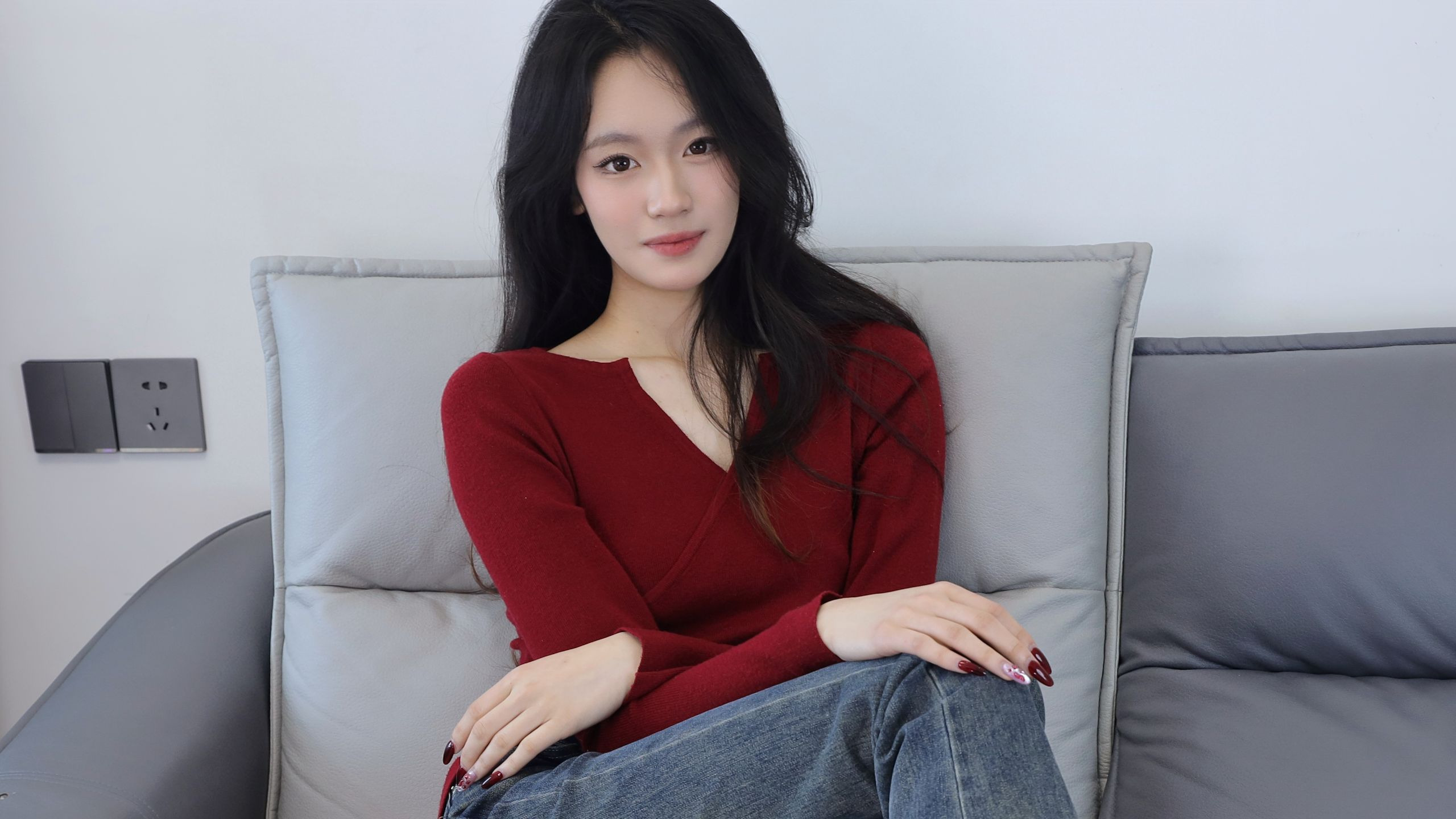 校花小艺最新，牛仔裤里丝，1k时薪约拍作品