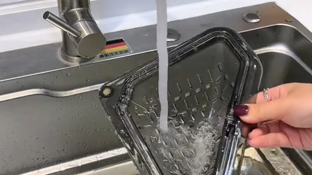 有了这个水槽沥水篮，再也不用手掏臭水池子了！