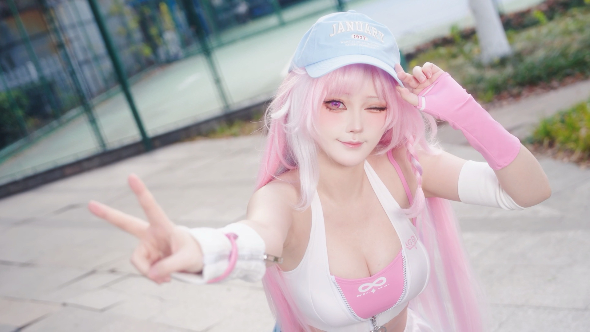 不愧是昔涟，我这种死宅出都好看