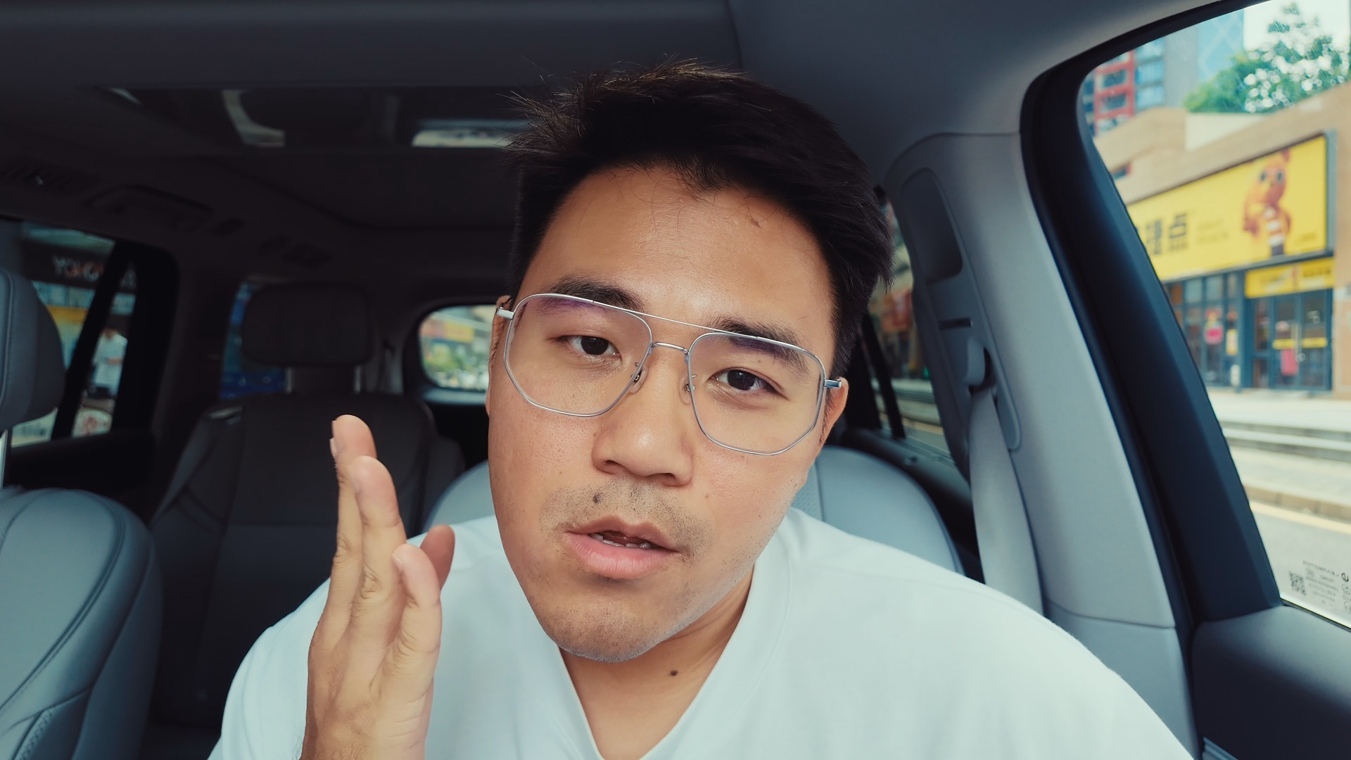 不是，比亚迪你会做内饰啊？