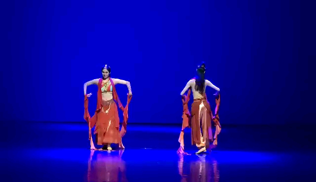 北京舞蹈学院敦煌古典舞《对影胡璇》