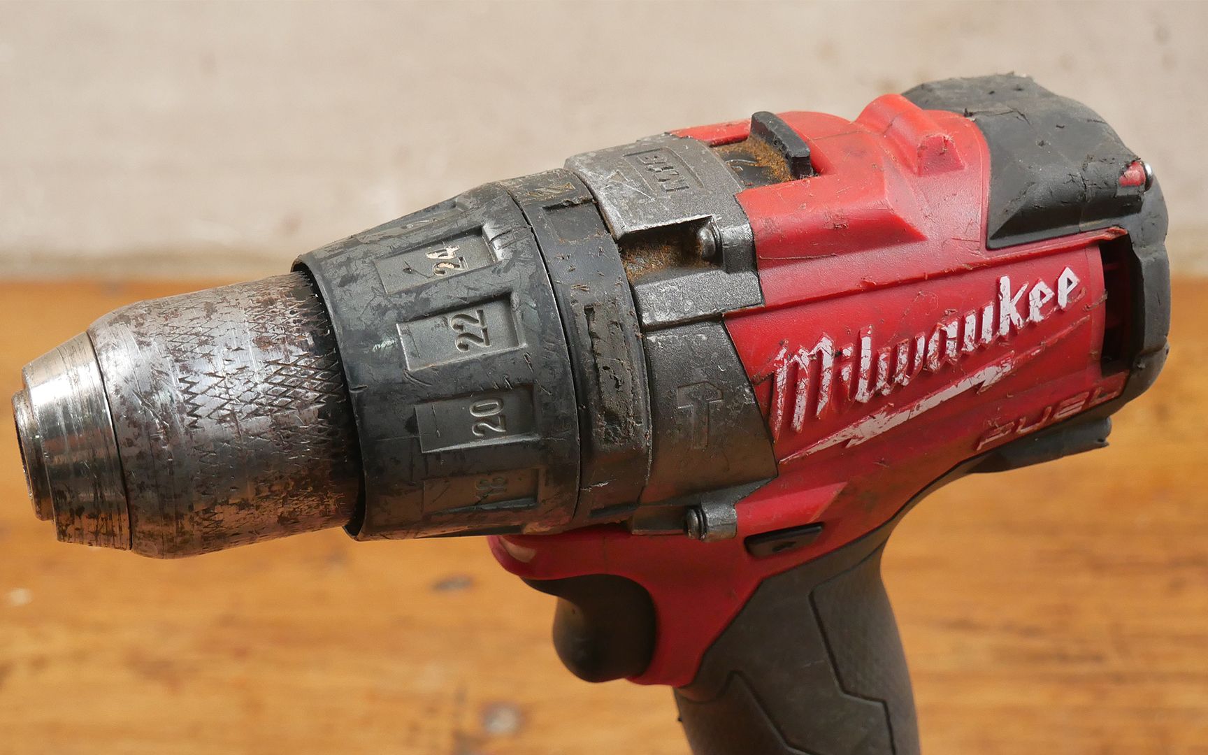 修复一把同心度离谱的 米沃奇2704 三功能锂电钻