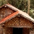 【野外建造】用赤泥屋顶建造最美丽的木屋别墅