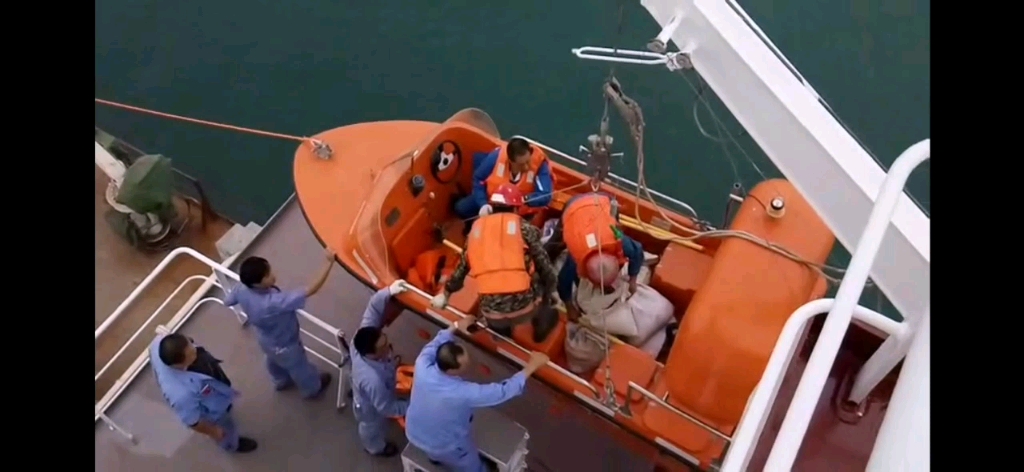 船舶救助艇的降落及回收（试航版）