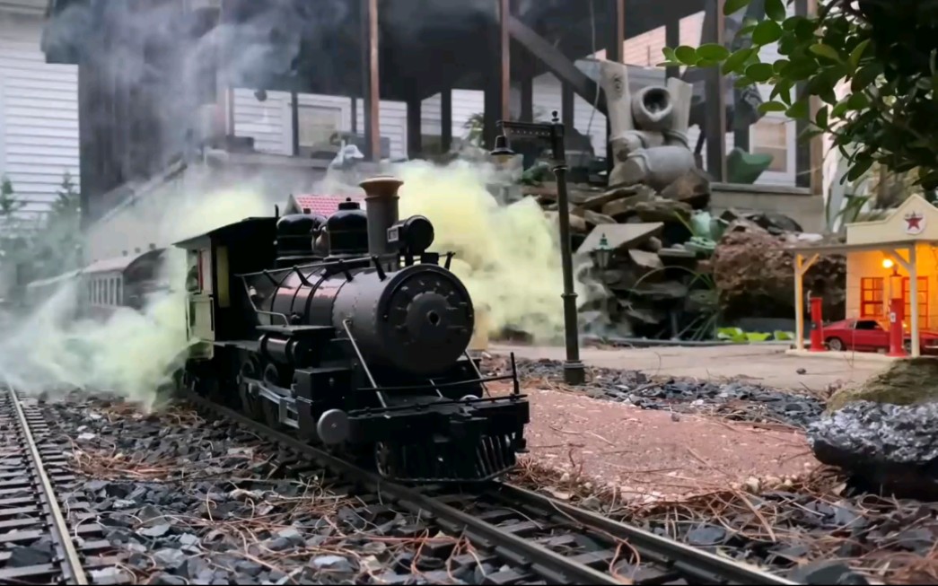 火车模型模拟铁道事故的视频又来了。5分40秒之后必看！