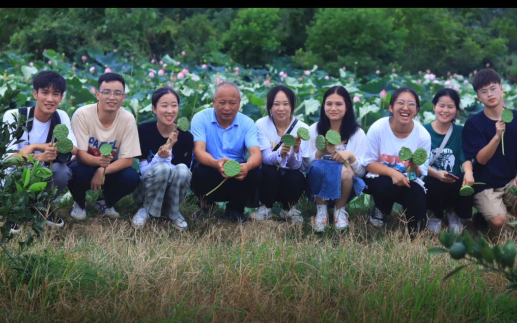 人文与传媒学院“镜观其变”暑期实践团队,记录乡村变化,我们在行动!哔哩哔哩bilibili