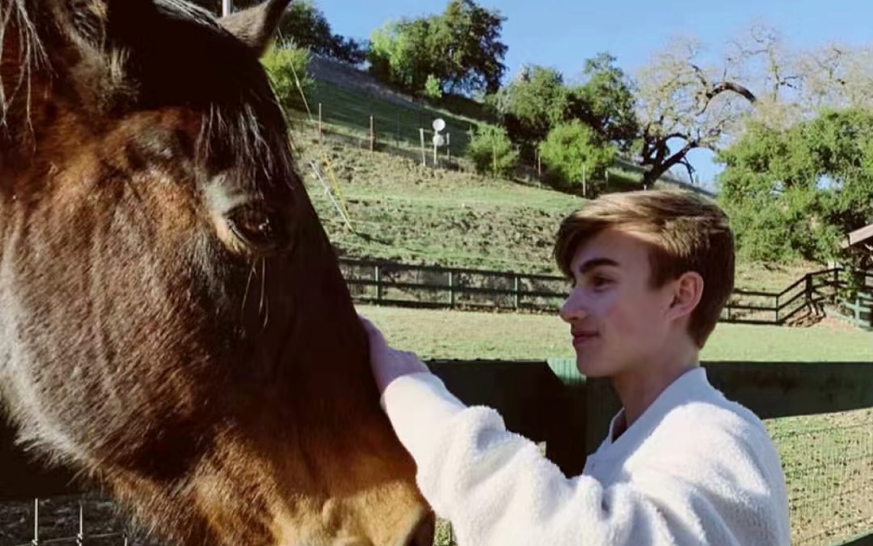 【johnny orlando】 - last summer拍摄花絮 (behind the scenes)