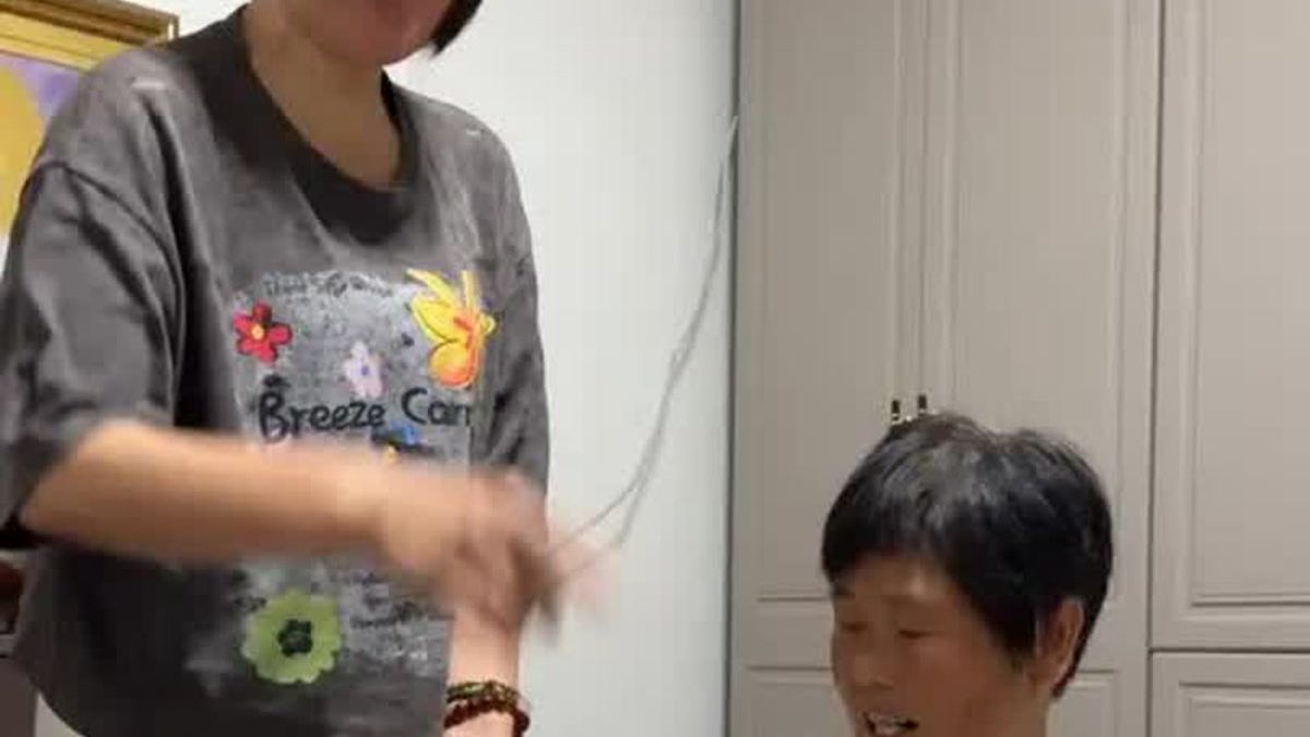 整蛊姥姥纹身贴是膏药哈哈哈哈哈哈