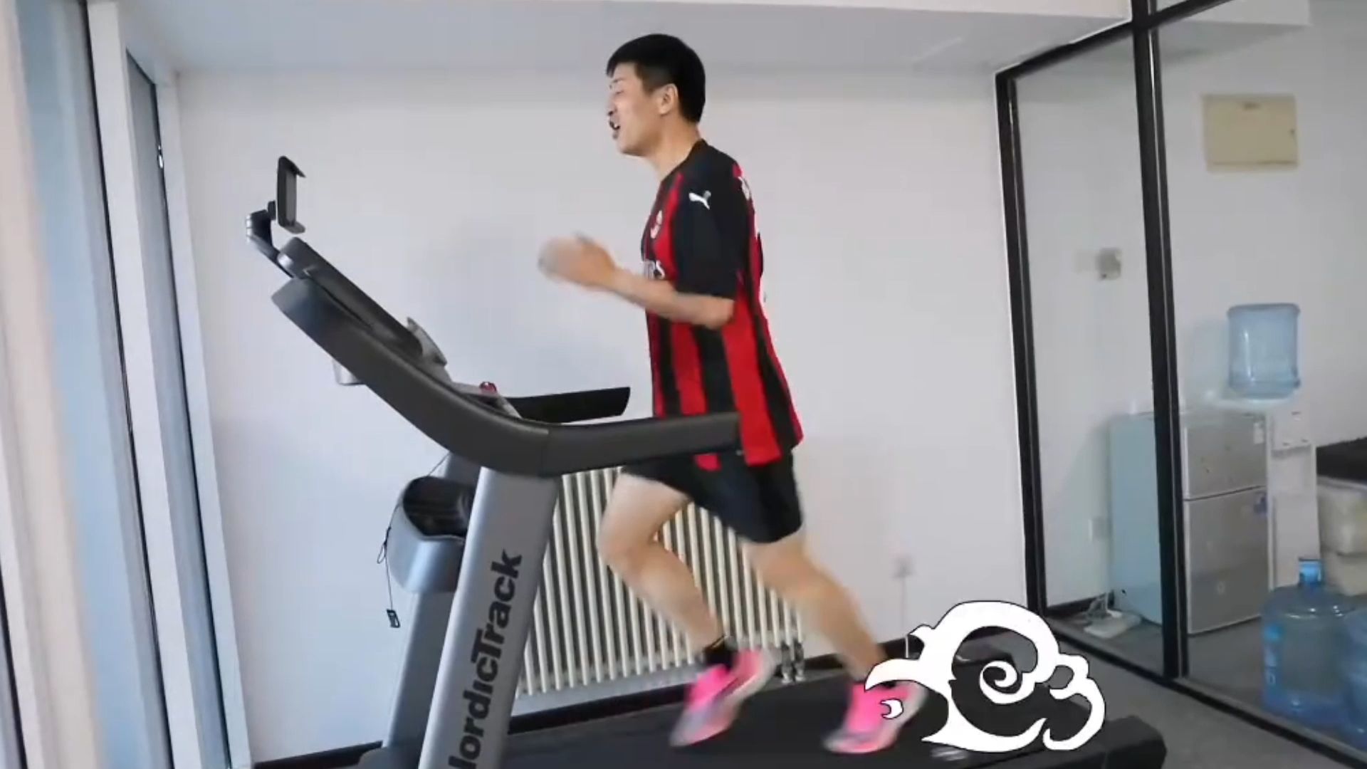 张雪峰猝死前跑步机视频曝光！这速度太快了！