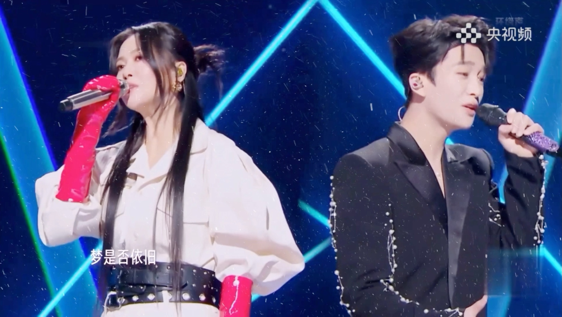 谭维维&黄子弘凡《转身即心痛》纯享完整版