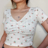 大胸妹子小性感上衣分享