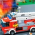 儿童益智玩具：不好！着火了！消防员驾驶消防车去灭火