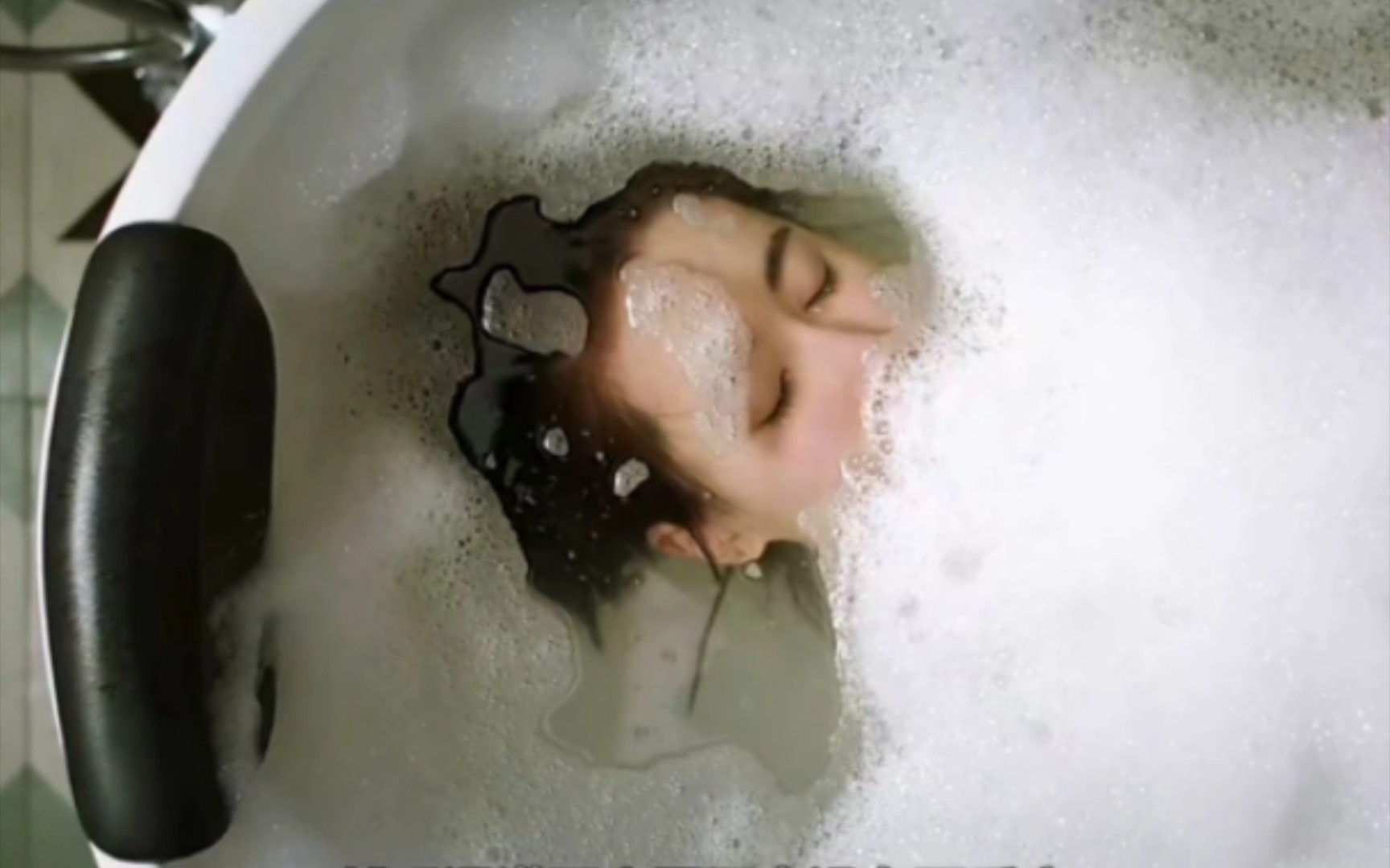 女人意外溺死在浴缸