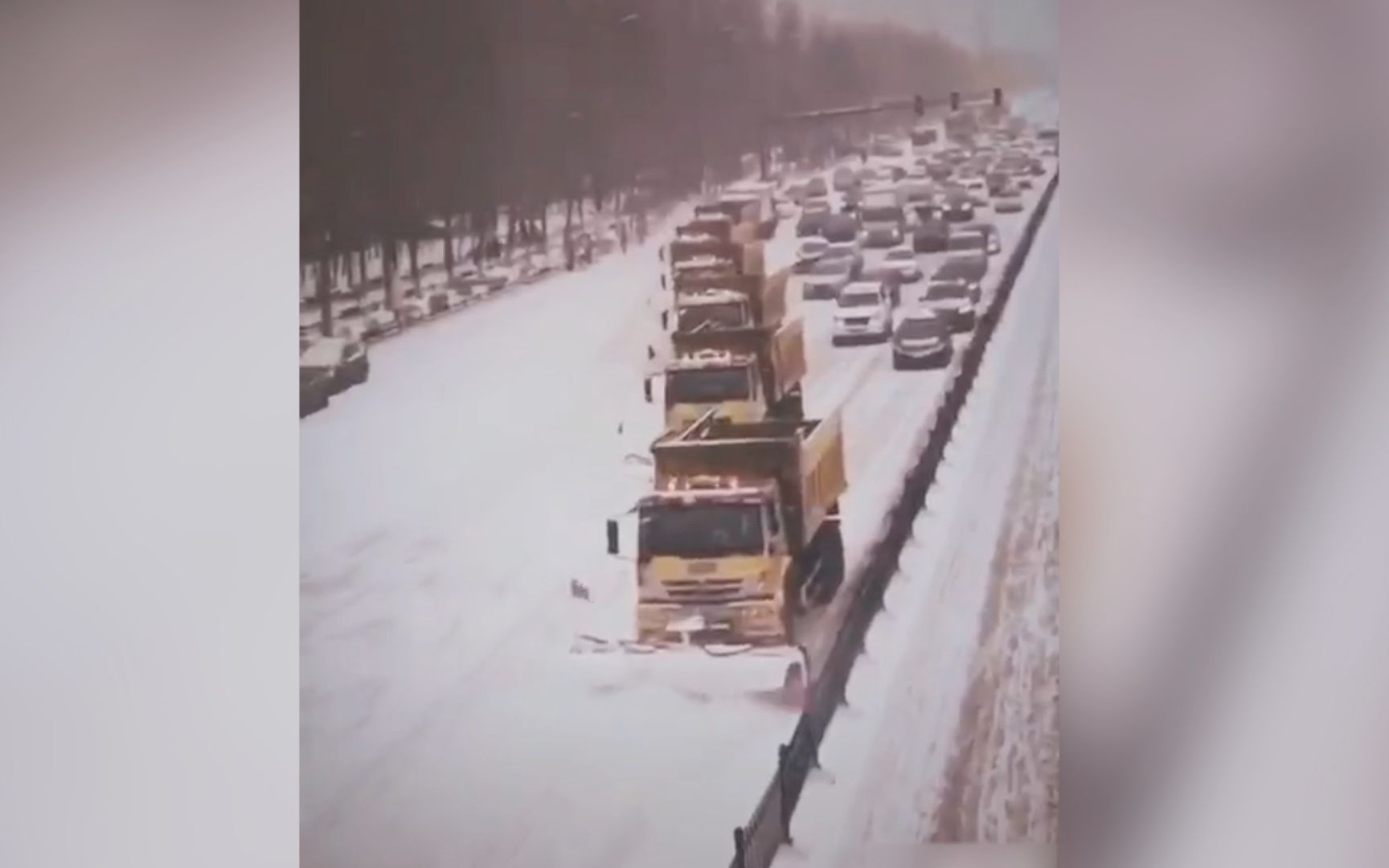 东北暴雪后，开车有多难？