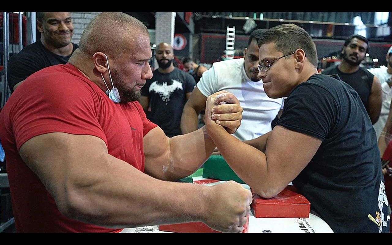 腕力赛22岁德国大力士arkonavs最强高中生轮子哥armwrestling2020