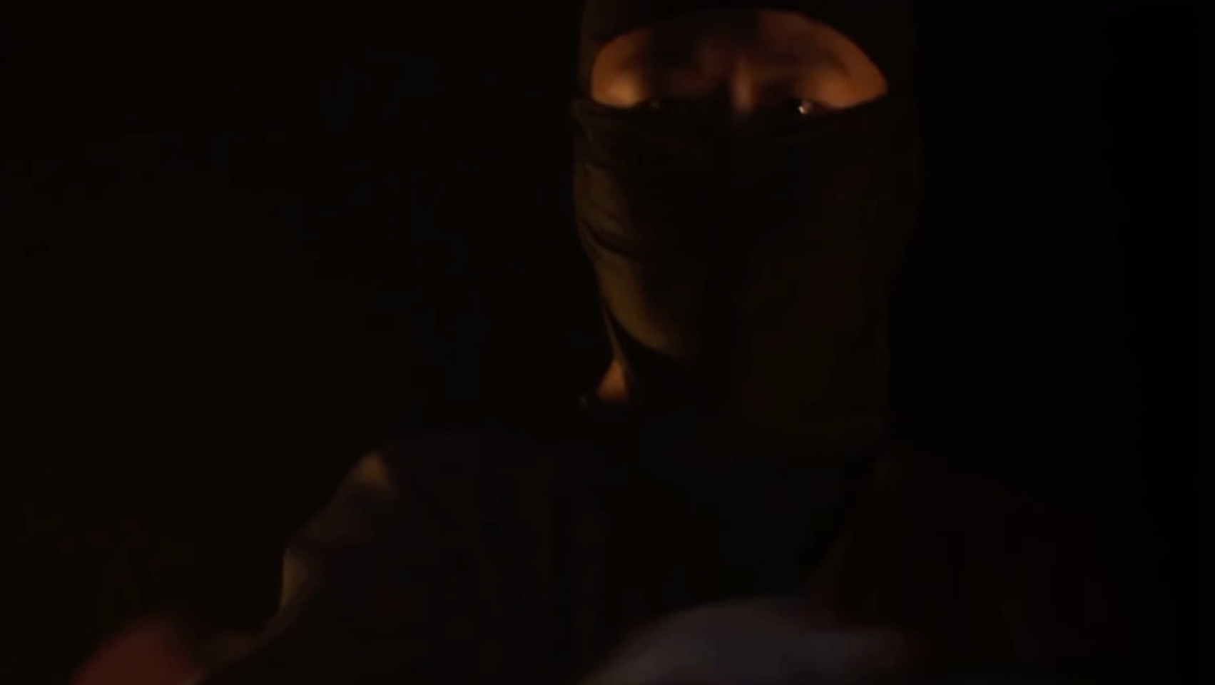 蒙面人只放火不殺人（为什么不殺！！）