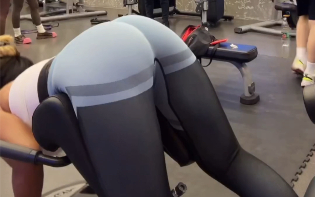 Gym hard pull training.