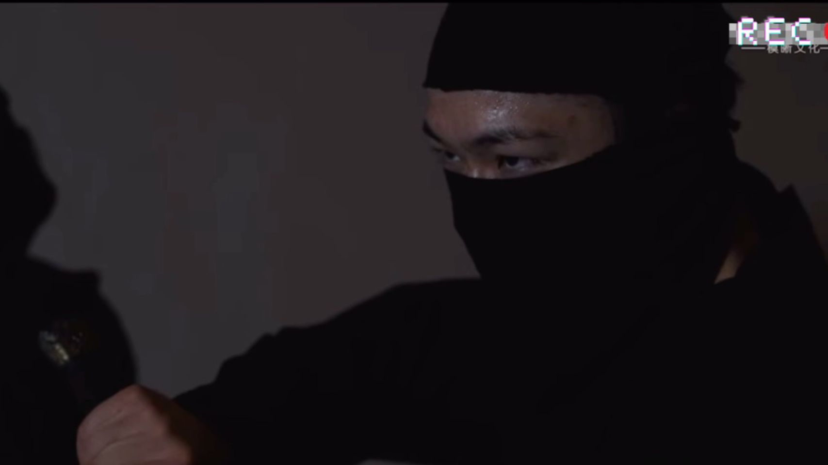 黑衣蒙面人技不如人被殺