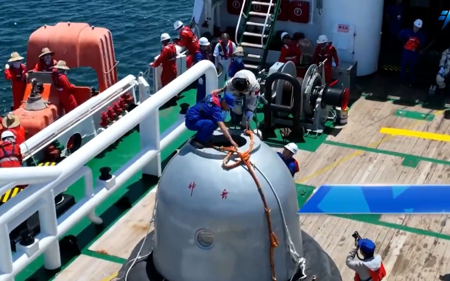 神二十航天员大量训练画面曝光！地面训练宛如开启“振动模式”