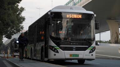 【POV183A·2元包车】<em class="keyword">50路</em>区间 沪闵路虹梅南路（锦江乐园）-老沪闵路业祥路枢纽站（朱梅路地铁站） 原速