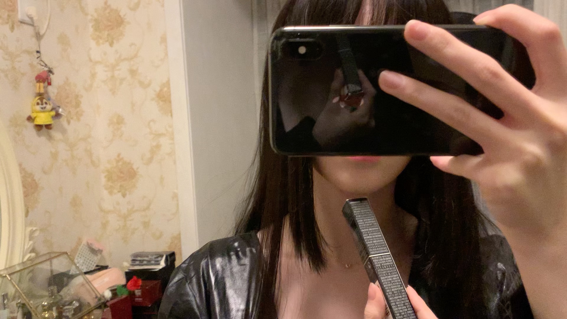 I'm crying! I didn't do anything to my chin QAQ.