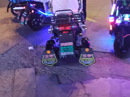 全国难道只有我们这的外卖车是电动三轮居多吗