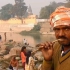 中国人在印度，实拍印度人怎么用树枝刷牙？第一次见到！