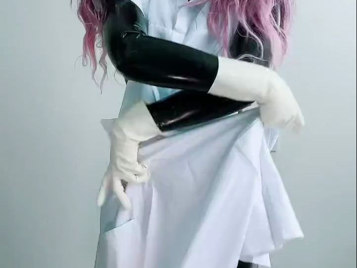 maid's outfit