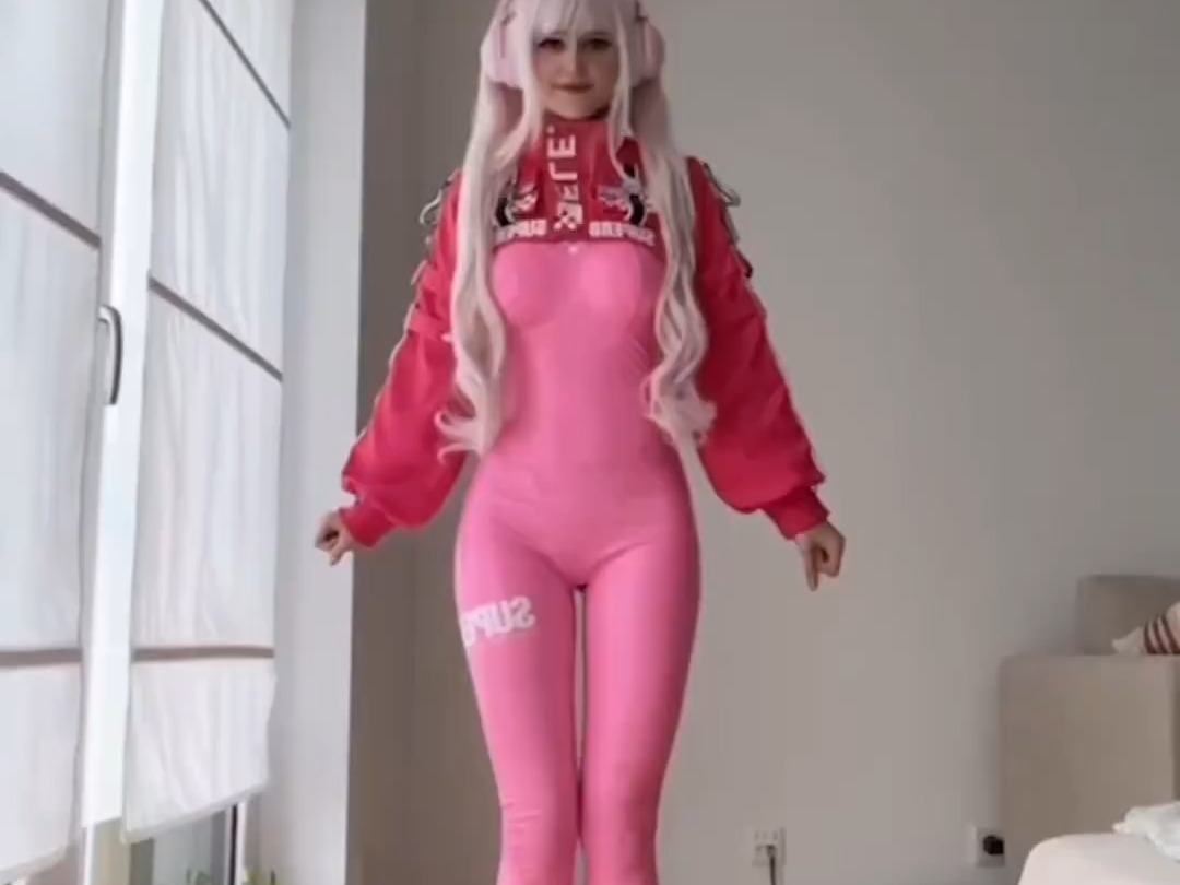 Alice Cosplay