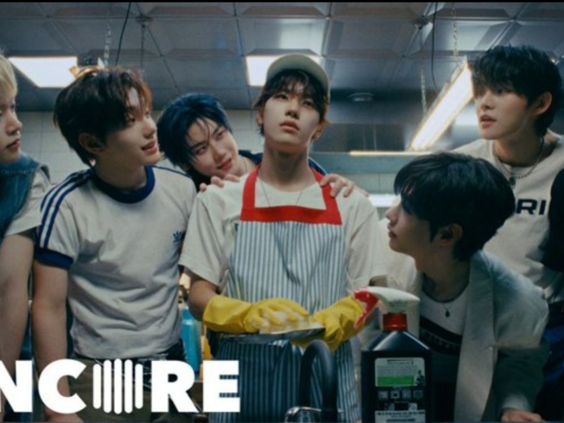 CLOSE YOUR EYES新曲Snowy Summer MV公开