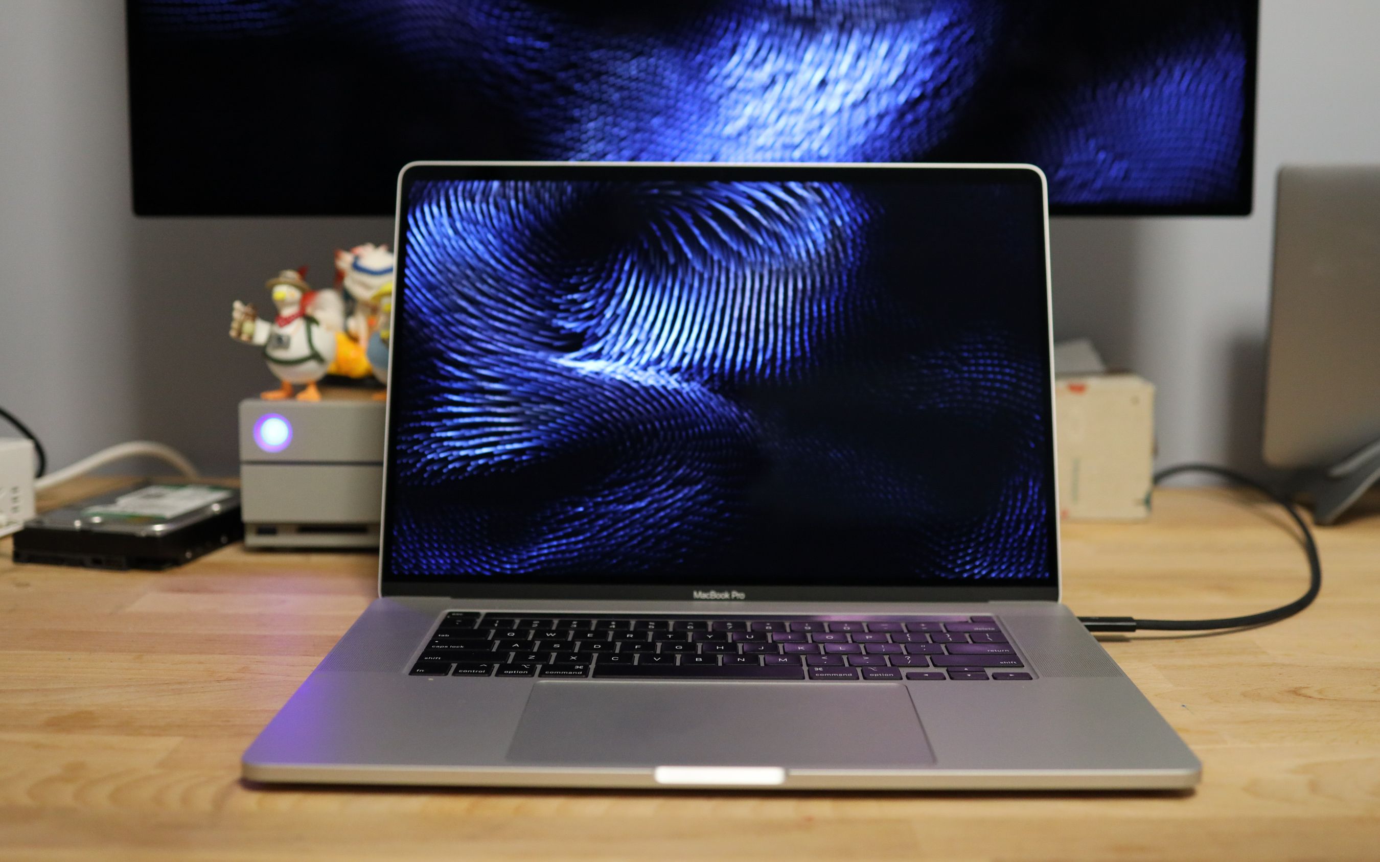 16寸MacBook Pro顶配使用一个月后的感受，购买前必看！