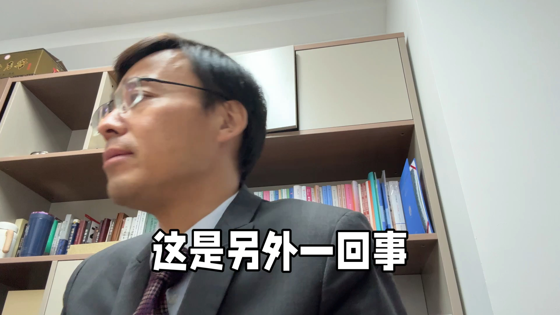 我在地铁上被一个帽子叔叔认出来了，跟他聊了一会儿
