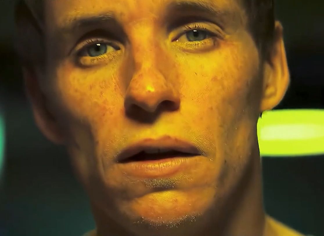 他是德国街头上最普通的老头，每次上晚班时都在公司门口抽口烟《豺狼的日子》