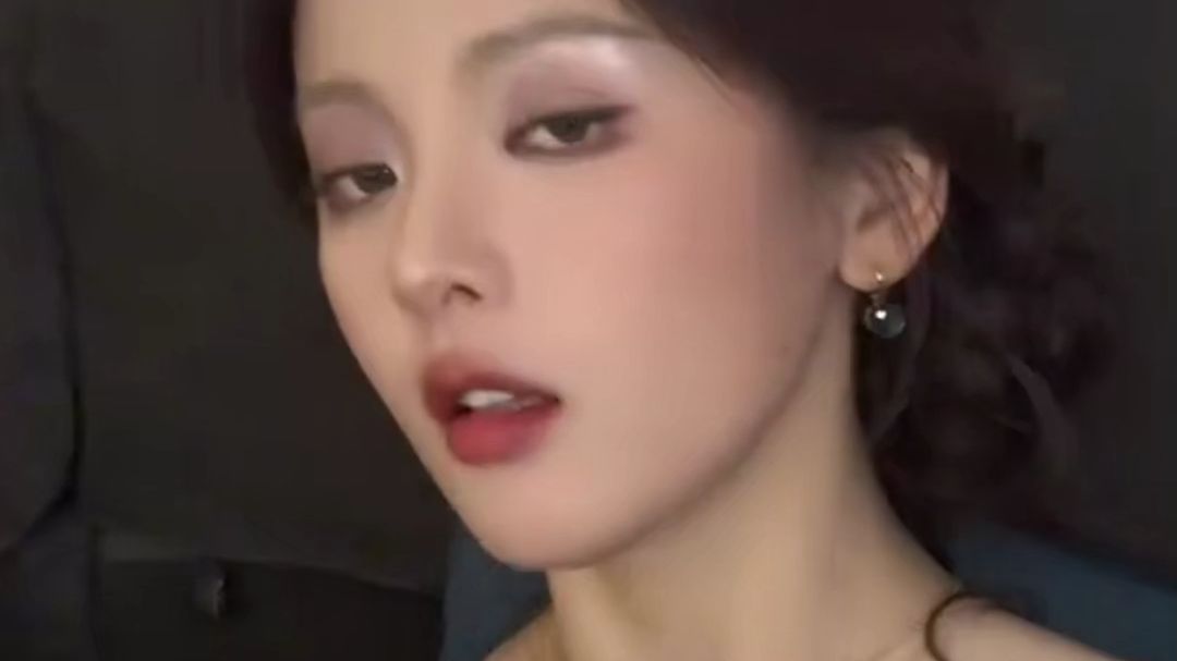 杨超越可爱公主怼脸