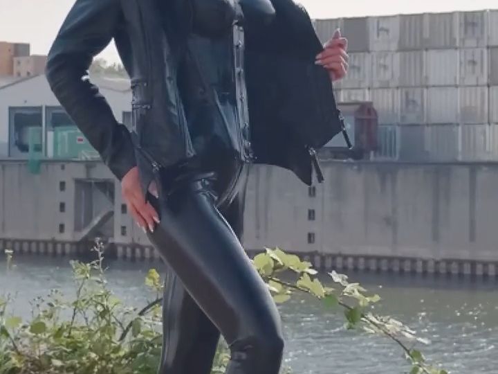 Port shoot with foreign models