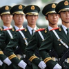 【中国军人】阅兵军人踢正步，飒！飒