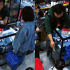 超市老板被小朋友疯狂喊姐姐，老板反应亮了：恨不得把店都送她们