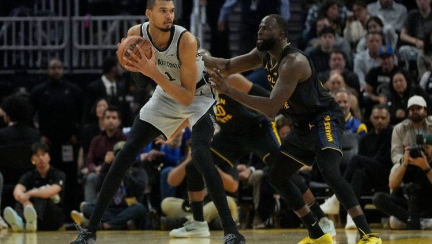 “文班冠马是纯种MVP-马刺VS勇士”