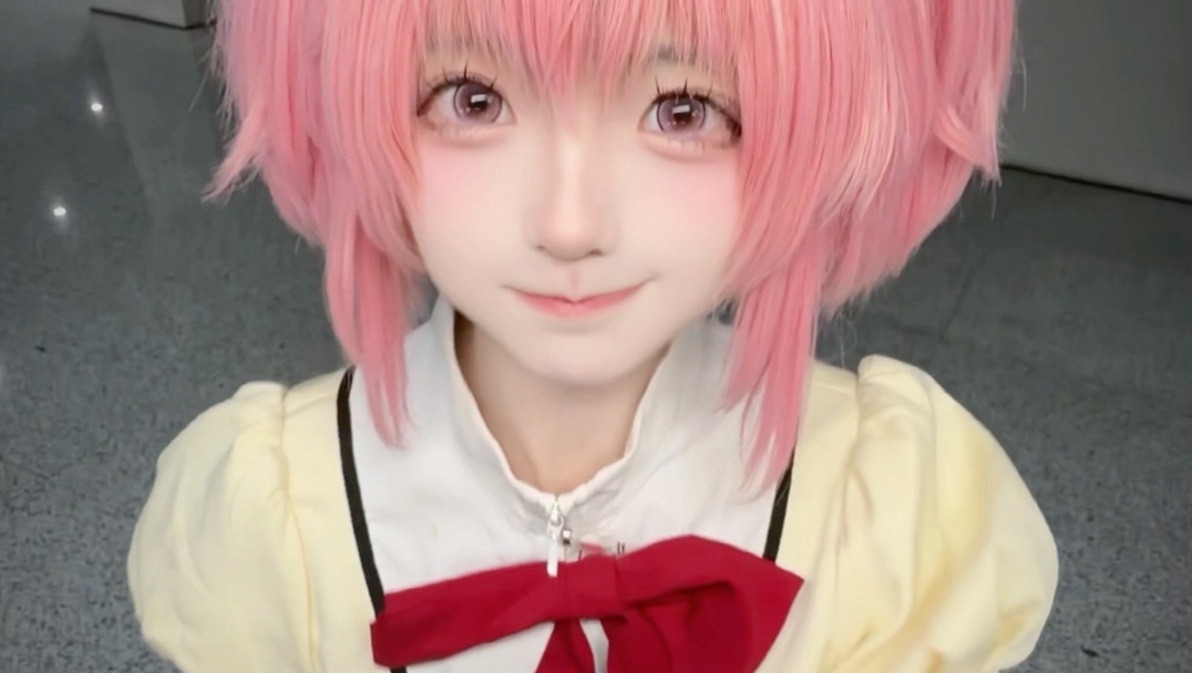 - 这是谁….？