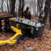 绷不住了