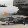 美国发布新型F-22猛禽战斗机并全速起飞
