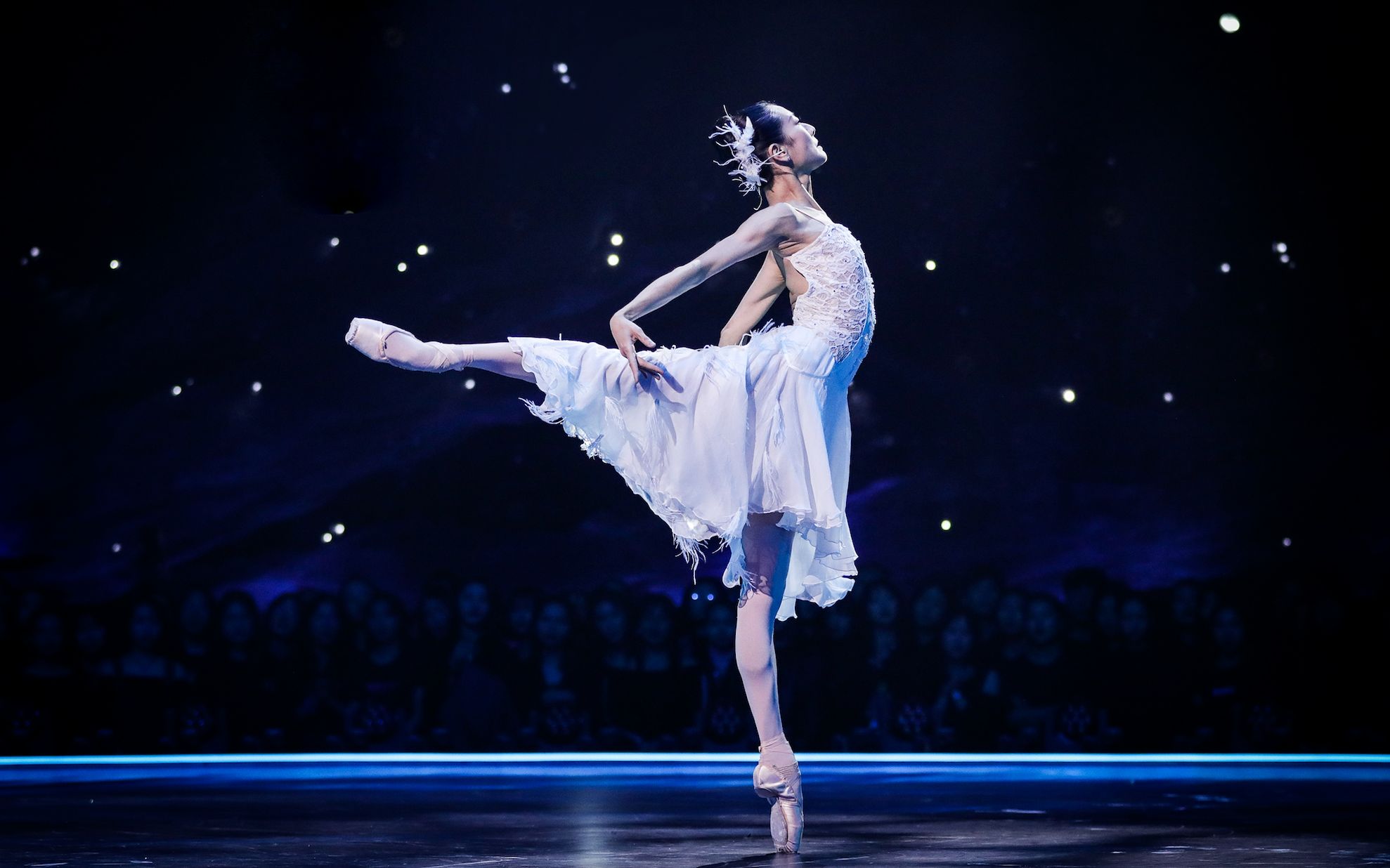 芭蕾经典《堂·吉诃德》复排上演，中芭团长冯英：能挑战高难的演员越来越多！_京报网