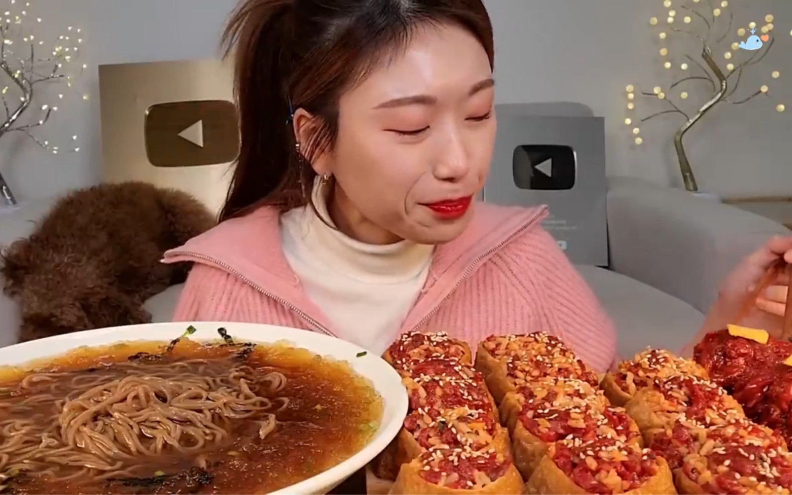 【只有吃和咽】Amiami 生牛肉油豆腐寿司+冰荞麦冷面+生牛肉芝士片咀嚼加速超过瘾！微甜的鱼微甜的鱼哔哩哔哩视频