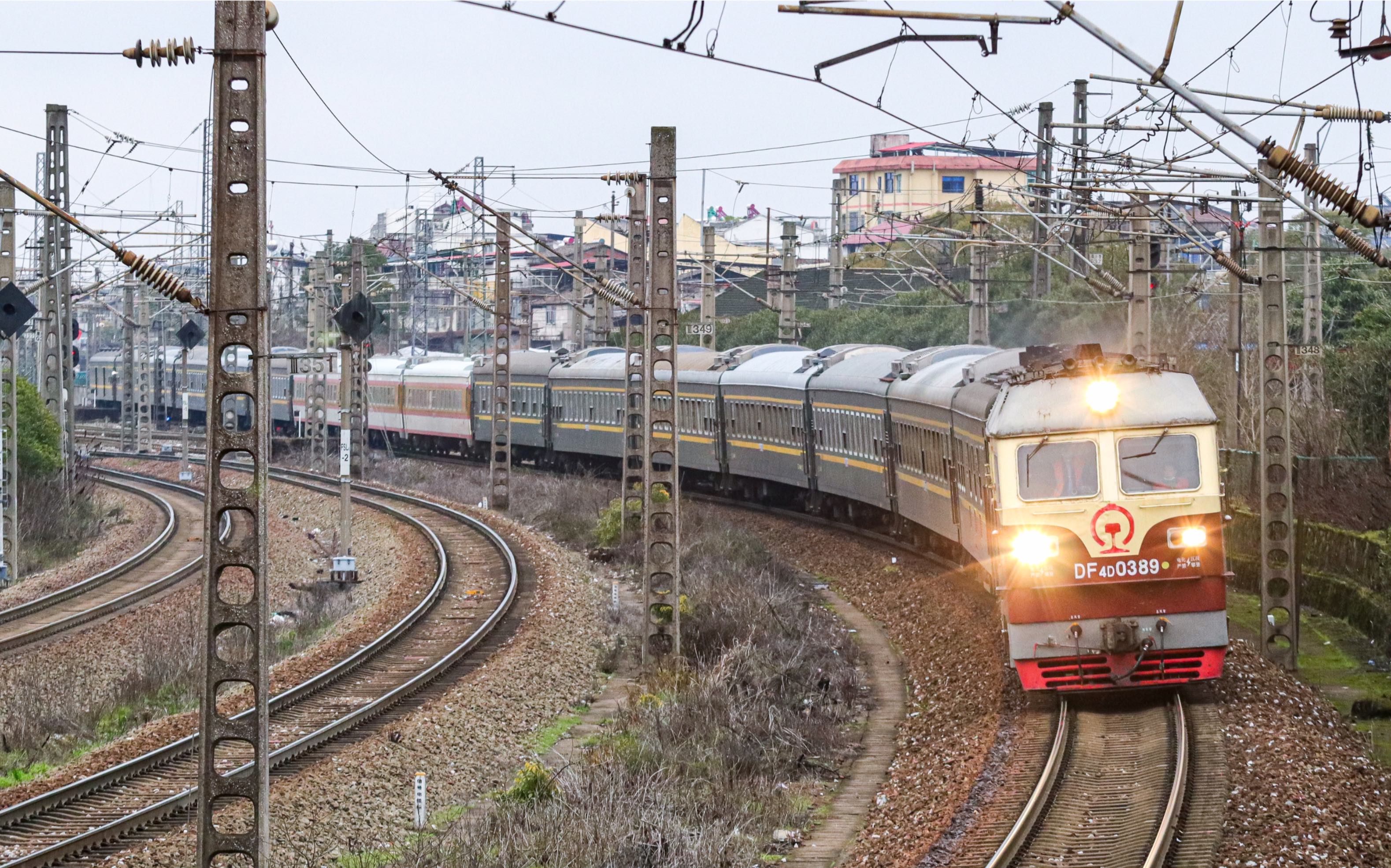 沪昆线客车k8730鹰潭客场4道出站信号好去k487线路所方向南局鹰段df4d