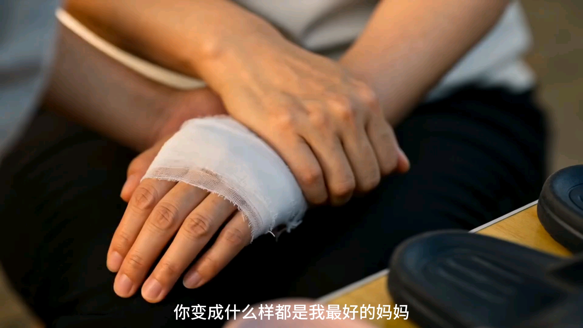 “我看到了一个顶天立地的男子汉”八岁小孩在人群中勇敢自荐 收废品帮妈妈治病#真实故事 #母子 #陈心灵 #亲情 #大学生